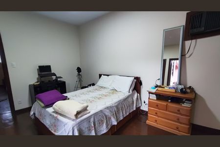 Casa de condomínio à venda com 398m², 5 quartos e 2 vagasQuarto 2