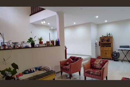 Casa de condomínio à venda com 398m², 5 quartos e 2 vagasSala