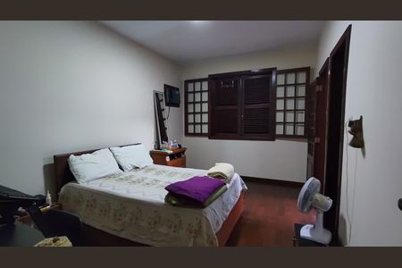 Casa de condomínio à venda com 398m², 5 quartos e 2 vagasQuarto 2