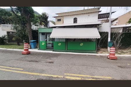 Casa de condomínio à venda com 398m², 5 quartos e 2 vagasMini Mercado