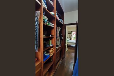 Casa de condomínio à venda com 398m², 5 quartos e 2 vagasCloset da Suíte