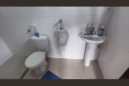 Casa de condomínio à venda com 398m², 5 quartos e 2 vagasBanheiro de Serviço