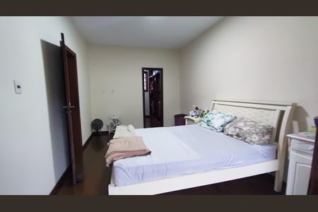 Casa de condomínio à venda com 398m², 5 quartos e 2 vagasSuíte