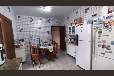 Casa de condomínio à venda com 398m², 5 quartos e 2 vagasCozinha