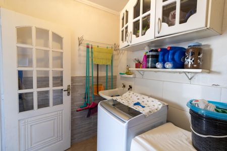 Casa à venda com 162m², 3 quartos e 2 vagas Casa à venda com 162m², 3 quartos e 2 vagasÁrea de Serviço