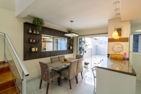 Casa à venda com 162m², 3 quartos e 2 vagas Casa à venda com 162m², 3 quartos e 2 vagasCopa