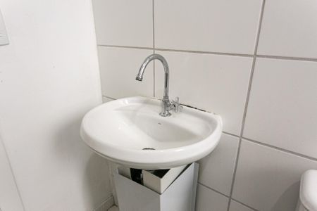 Apartamento para alugar com 47m², 2 quartos e sem vaga Apartamento para alugar com 47m², 2 quartos e sem vagaBanheiro