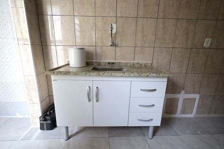 Cozinha de casa para alugar com 1 quarto, 30m² em Vila Lucinda, Santo André