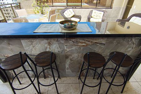 Apartamento à venda com 180m², 2 quartos e 2 vagasCobertura