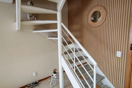 Apartamento à venda com 180m², 2 quartos e 2 vagasEscada