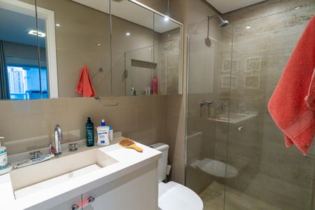 Apartamento à venda com 73m², 2 quartos e 2 vagasBanheiro da Suíte