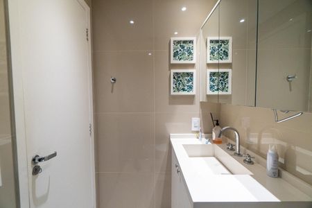 Apartamento à venda com 73m², 2 quartos e 2 vagasBanheiro Social