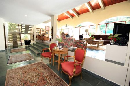 Casa à venda com 5 quartos, 800m² em Jardim dos Estados, São Paulo