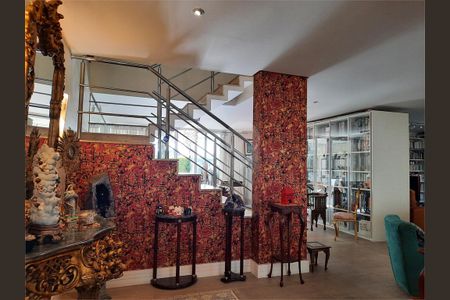 Casa à venda com 4 quartos, 513m² em Chácara Monte Alegre, São Paulo