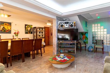 Casa à venda com 228m², 4 quartos e 4 vagas