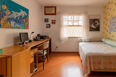 Casa à venda com 228m², 4 quartos e 4 vagas