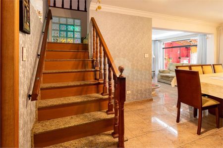 Casa à venda com 228m², 4 quartos e 4 vagas