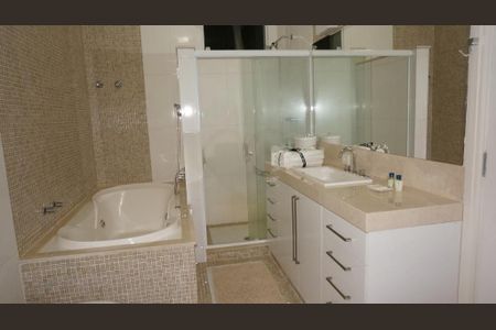 Casa à venda com 700m², 4 quartos e 6 vagas