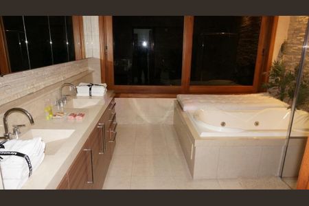 Casa à venda com 4 quartos, 700m² em Santo Amaro, São Paulo