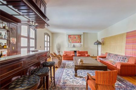 Casa à venda com 850m², 5 quartos e 8 vagas