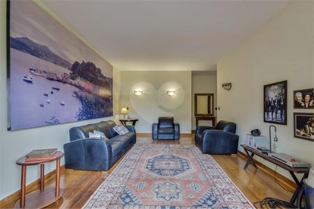 Casa à venda com 5 quartos, 850m² em Santo Amaro, São Paulo