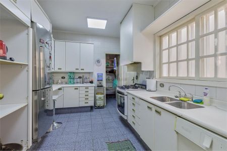 Casa à venda com 5 quartos, 850m² em Santo Amaro, São Paulo