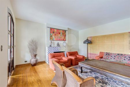 Casa à venda com 5 quartos, 850m² em Santo Amaro, São Paulo