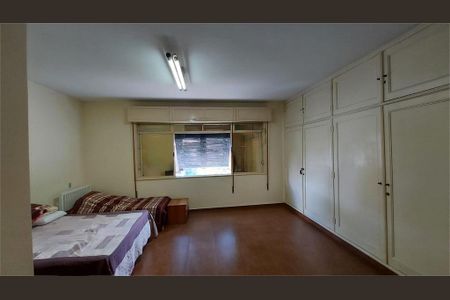 Casa à venda com 4 quartos, 325m² em Vila Clementino, São Paulo