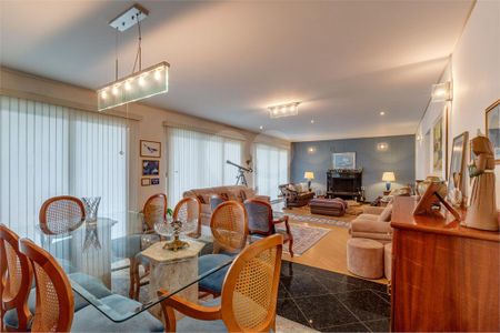 Casa à venda com 4 quartos, 563m² em Chácara Monte Alegre, São Paulo