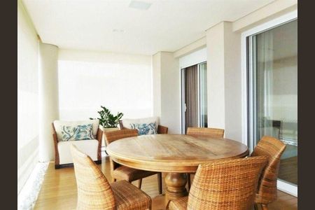 Apartamento à venda com 203m², 3 quartos e sem vaga