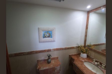 Casa à venda com 4 quartos, 437m² em Itaipu, Niterói