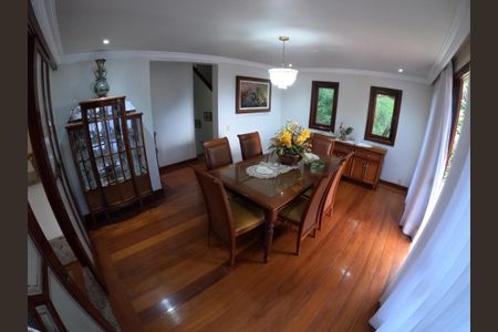 Casa à venda com 4 quartos, 437m² em Itaipu, Niterói