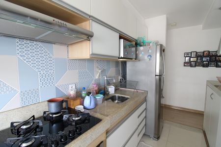 Cozinha de apartamento à venda com 2 quartos, 52m² em Jardim do Lago, São Paulo