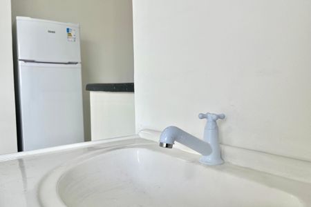 Banheiro de kitnet/studio para alugar com 1 quarto, 32m² em Jardim Oriental, São Paulo