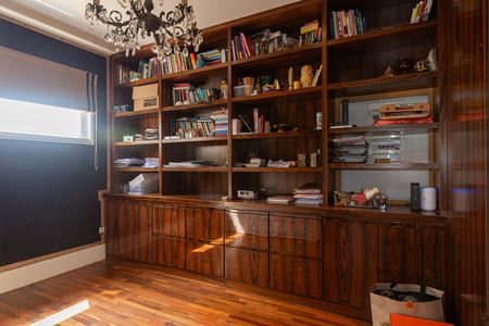 Apartamento à venda com 475m², 4 quartos e 4 vagasEscritório