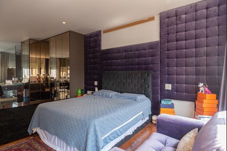 Apartamento à venda com 475m², 4 quartos e 4 vagasSuíte 1