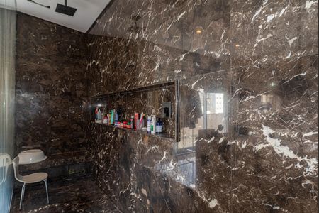 Apartamento à venda com 475m², 4 quartos e 4 vagasBanheiro da Suíte 1