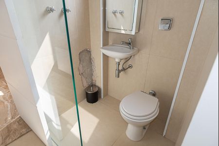 Apartamento à venda com 475m², 4 quartos e 4 vagasBanheiro de Serviço 2