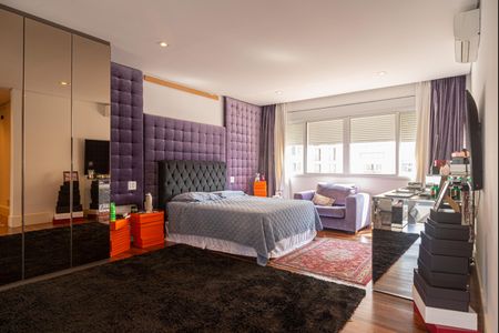 Apartamento à venda com 475m², 4 quartos e 4 vagasSuíte 1