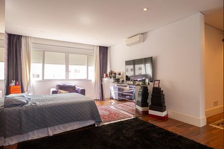 Apartamento à venda com 475m², 4 quartos e 4 vagasSuíte 1