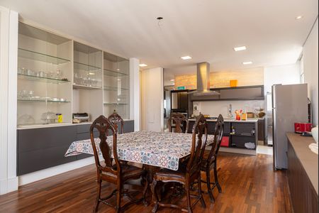 Apartamento à venda com 475m², 4 quartos e 4 vagasCozinha - Copa