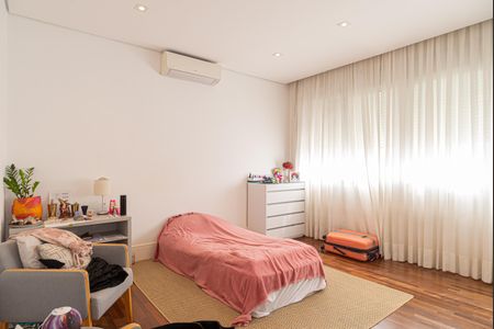 Apartamento à venda com 475m², 4 quartos e 4 vagasSuíte 2