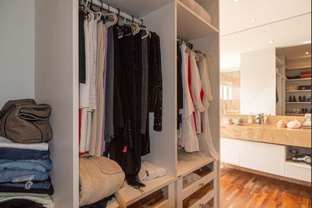 Apartamento à venda com 475m², 4 quartos e 4 vagasCloset da Suíte 3