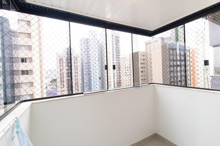 Sacada de apartamento para alugar com 3 quartos, 90m² em Cristo Rei, Curitiba