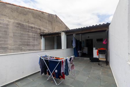 Casa à venda com 148m², 3 quartos e 2 vagasCasa 1: Área de Serviço e Varanda