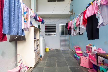 Casa à venda com 148m², 3 quartos e 2 vagasCasa 2: Área de Serviço