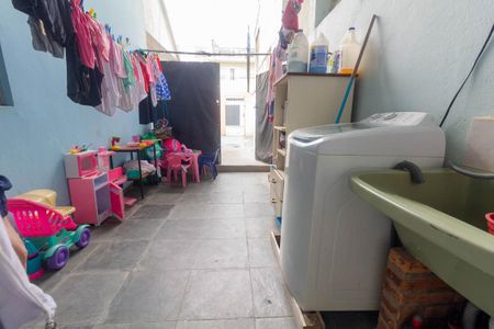 Casa à venda com 148m², 3 quartos e 2 vagasCasa 2: Área de Serviço