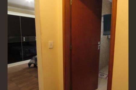 Casa à venda com 200m², 3 quartos e 3 vagasBanheiro da Suíte 1