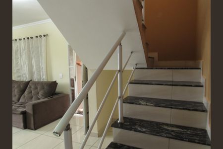 Casa à venda com 200m², 3 quartos e 3 vagasSala