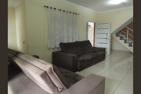 Casa à venda com 200m², 3 quartos e 3 vagasSala